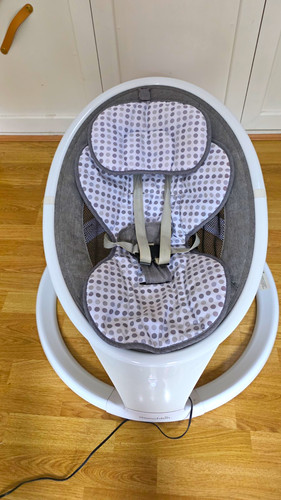 Munchkin baby swing - baby, bouncing